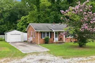 1065 Shadow Ln, Williamston, NC 27892 - Photo 4