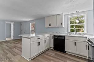 2061 Center Ct SW, Supply, NC 28462 - Photo 12