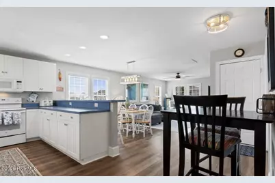 436 Ocean Boulevard W, Holden Beach, NC 28462 - Photo 10