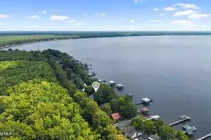 2902 Canal Cove Rd, Lake Waccamaw, NC 28450 - Photo 34