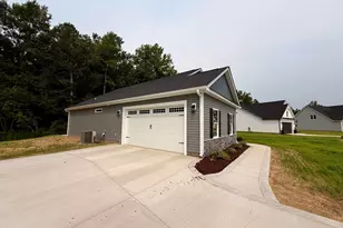 3726 Chatsworth Dr, La Grange, NC 28551 - Photo 2