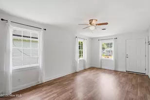 1923 Hudson Dr, Wilmington, NC 28403 - Photo 2