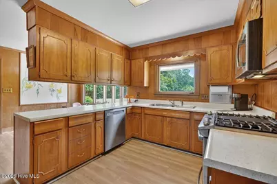 704 E Forest Hill Drive, Goldsboro, NC 27534 - Photo 20