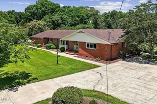 704 E Forest Hill Dr, Goldsboro, NC 27534 - Photo 6