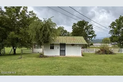 17 Moore Street, Andrews, NC 28901 - Photo 22