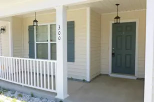 300 Sun St, Richlands, NC 28574 - Photo 2