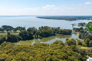 221 E Water St, Edenton, NC 27932 - Photo 2