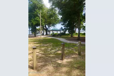 124 Bayshore Drive, Sneads Ferry, NC 28460 - Photo 2