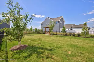 203 Iris Cir, Moyock, NC 27958 - Photo 4