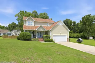 437 Foxhunt Ln, Havelock, NC 28532 - Photo 2