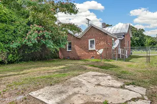 109 E South St, Kinston, NC 28501 - Photo 18