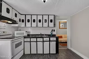 109 E South St, Kinston, NC 28501 - Photo 12