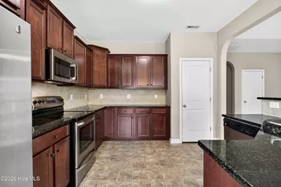 520 New Hanover Trail, Jacksonville, NC 28546 - Photo 18