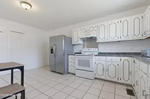 2212 E 7th St, Lumberton, NC 28358 - Photo 10