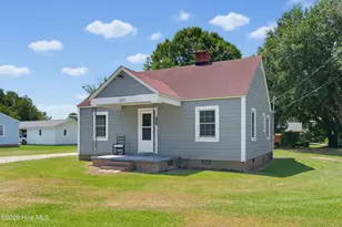 2212 E 7th St, Lumberton, NC 28358 - Photo 2