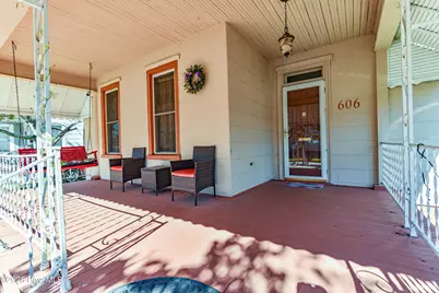 606 W Colonial Avenue, Elizabeth City, NC 27909 - Photo 4