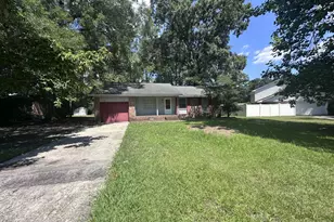 1015 Plymouth Dr, New Bern, NC 28562 - Photo 2
