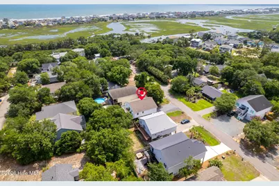 112 SW 13th Street, Oak Island, NC 28465 - Photo 4