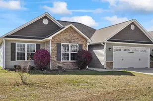 132 Prelude Dr, Richlands, NC 28574 - Photo 2