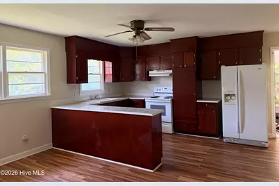 1702 Clark Avenue, New Bern, NC 28560 - Photo 4