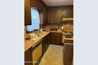 305 Crestwood Drive, Goldsboro, NC 27530 - Photo 6