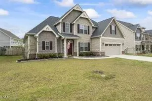 203 Holmes Point Ct, Jacksonville, NC 28546 - Photo 2
