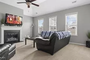 203 Holmes Point Ct, Jacksonville, NC 28546 - Photo 8
