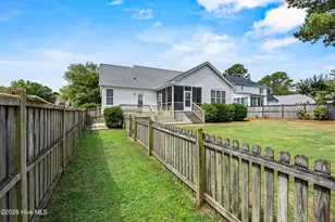 802 Blue Point Dr, Wilmington, NC 28411 - Photo 10