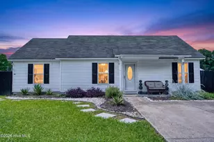 137 Sutton Dr, Elizabeth City, NC 27909 - Photo 2