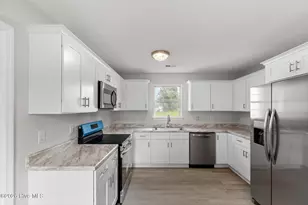 301 Paddock Pl, Jacksonville, NC 28546 - Photo 8