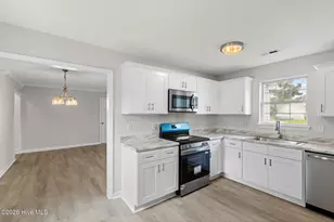 301 Paddock Pl, Jacksonville, NC 28546 - Photo 10