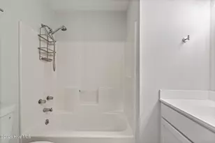 301 Paddock Pl, Jacksonville, NC 28546 - Photo 18