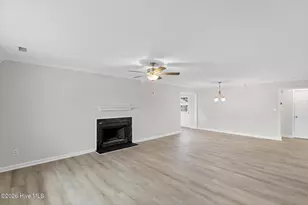 301 Paddock Pl, Jacksonville, NC 28546 - Photo 4