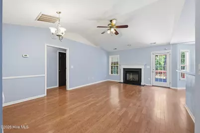 106 Lakeside Green Drive, New Bern, NC 28560 - Photo 4