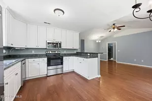 106 Lakeside Green Dr, New Bern, NC 28560 - Photo 10