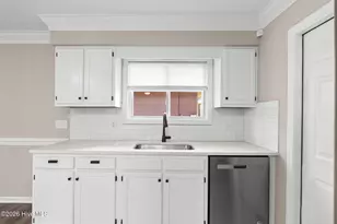 513 Fairway Dr W, Sunset Beach, NC 28468 - Photo 10