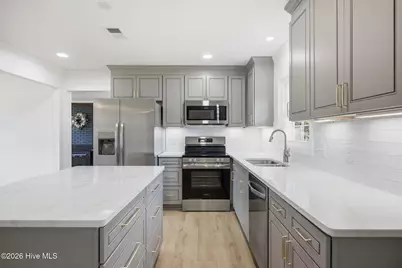 127 Deerwood Drive, Wilmington, NC 28405 - Photo 10