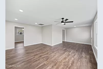 404 Maplehurst Drive, Jacksonville, NC 28540 - Photo 2