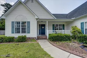 105 Croatan Woods Dr, New Bern, NC 28562 - Photo 2