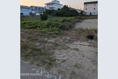 1110 N Topsail Drive N, Surf City, NC 28445 - Photo 4