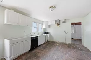 408 Pollock St, Beaufort, NC 28516 - Photo 16