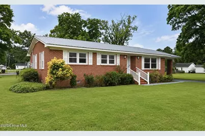 414 E Bostic Street, Beulaville, NC 28518 - Photo 2