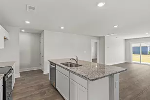 401 Driftwood Dr, Richlands, NC 28574 - Photo 8