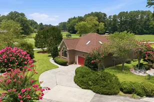 8004 Clubhouse Dr, New Bern, NC 28562 - Photo 2