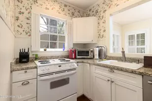 220 E King St, Edenton, NC 27932 - Photo 14