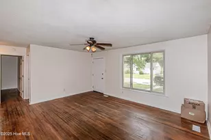 717 New River Dr, Jacksonville, NC 28540 - Photo 8