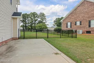 202 S River Dr, Jacksonville, NC 28540 - Photo 4