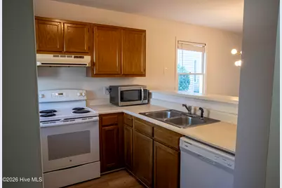 137 Lullwater Drive #Apt B, Wilmington, NC 28403 - Photo 4