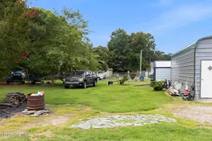 103 W Julian Ave, Stantonsburg, NC 27883 - Photo 2