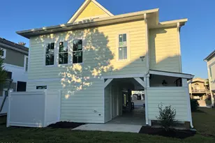 141 NE 10th St, Oak Island, NC 28465 - Photo 2